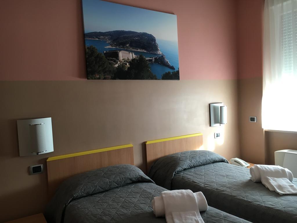 Hotel Hh Il Gabbiano La Spezia Zewnętrze zdjęcie